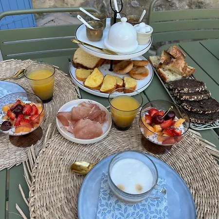 Nocleg ze śniadaniem Les 3 Contes *