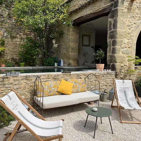 Nocleg ze śniadaniem Les 3 Contes