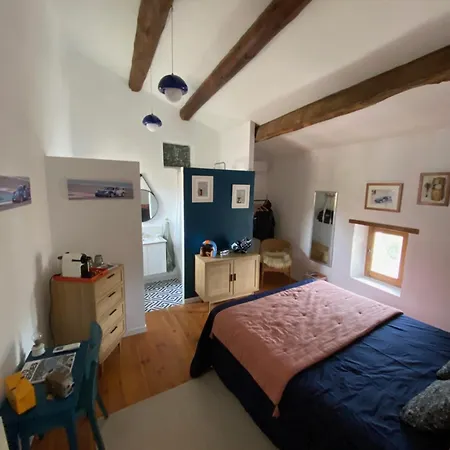 Les 3 Contes Nocleg ze śniadaniem